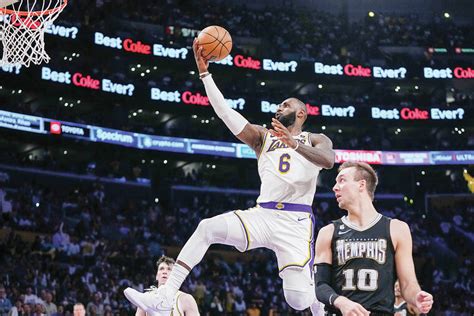 LeBron’s Lakers beat Grizzlies 111-101, take 2-1 series lead